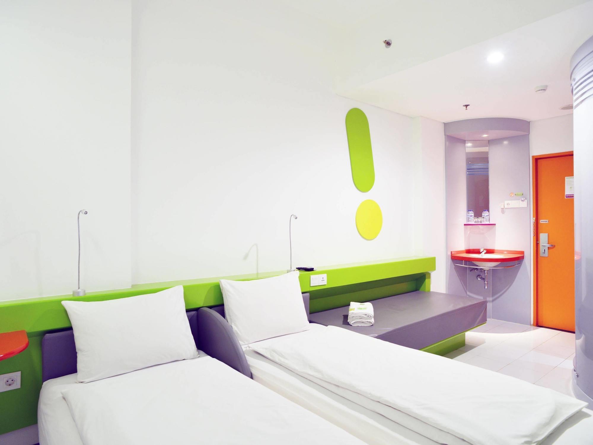 Urban Styles Hitz Kuta Hotel Kuta  Exterior photo